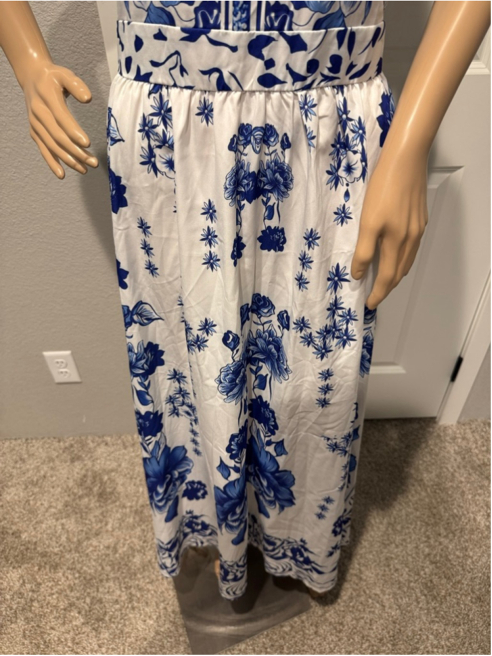 Women's Unbranded White & Blue Floral Halter Maxi Dress L - Picture 3 of 10